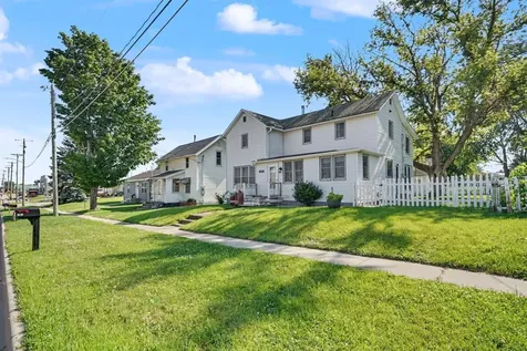 808 5th Avenue NE Independence IA 50644