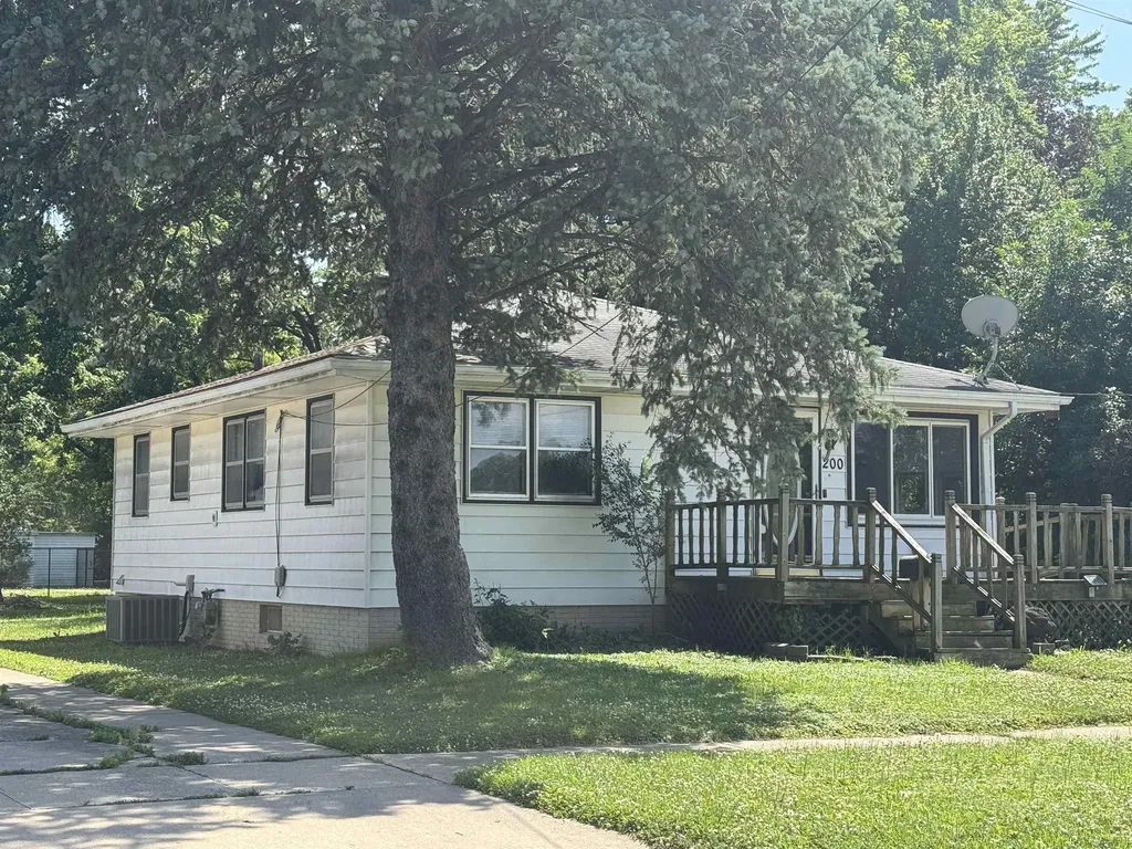 200 16th Avenue Charles City IA 50616