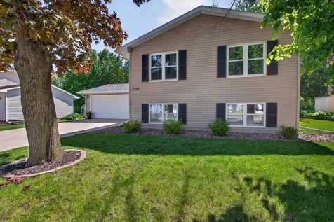208 NW 23rd Street Waverly IA 50677