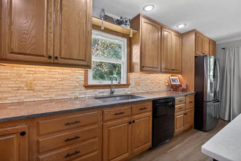 208 NW 23rd Street Waverly IA 50677