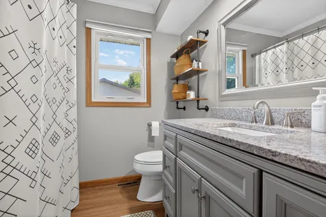 208 NW 23rd Street Waverly IA 50677