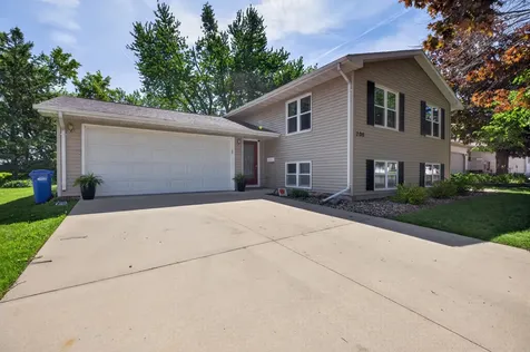 208 NW 23rd Street Waverly IA 50677
