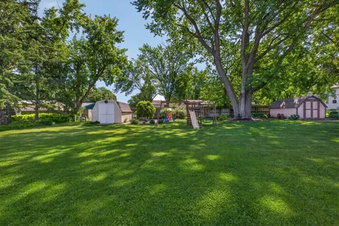 208 NW 23rd Street Waverly IA 50677
