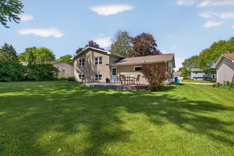 208 NW 23rd Street Waverly IA 50677
