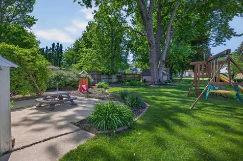 208 NW 23rd Street Waverly IA 50677