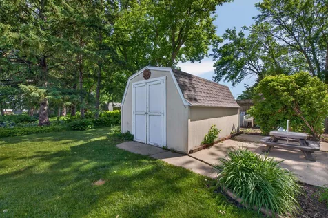 208 NW 23rd Street Waverly IA 50677