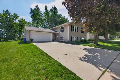 208 NW 23rd Street Waverly IA 50677