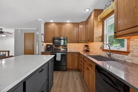 208 NW 23rd Street Waverly IA 50677