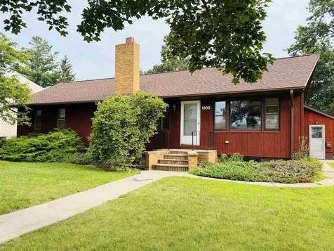 1300 SW 4th Avenue Waverly IA 50677