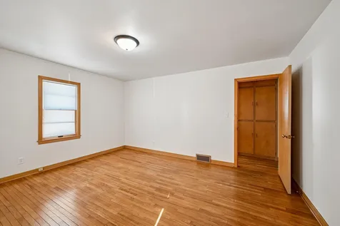 1300 SW 4th Avenue Waverly IA 50677