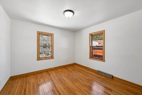 1300 SW 4th Avenue Waverly IA 50677