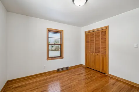 1300 SW 4th Avenue Waverly IA 50677