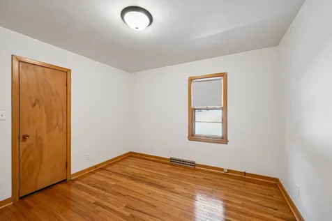 1300 SW 4th Avenue Waverly IA 50677