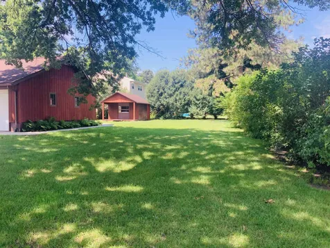 1300 SW 4th Avenue Waverly IA 50677