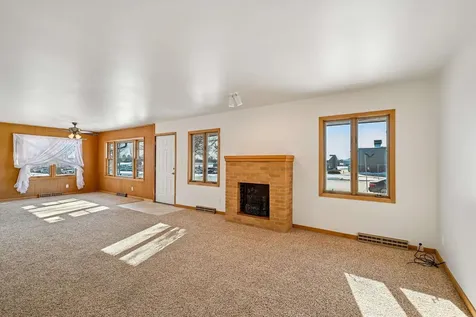 1300 SW 4th Avenue Waverly IA 50677