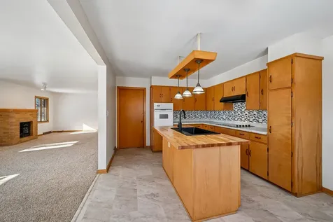 1300 SW 4th Avenue Waverly IA 50677