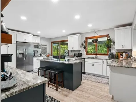 144 Amity Drive Waterloo IA 50701