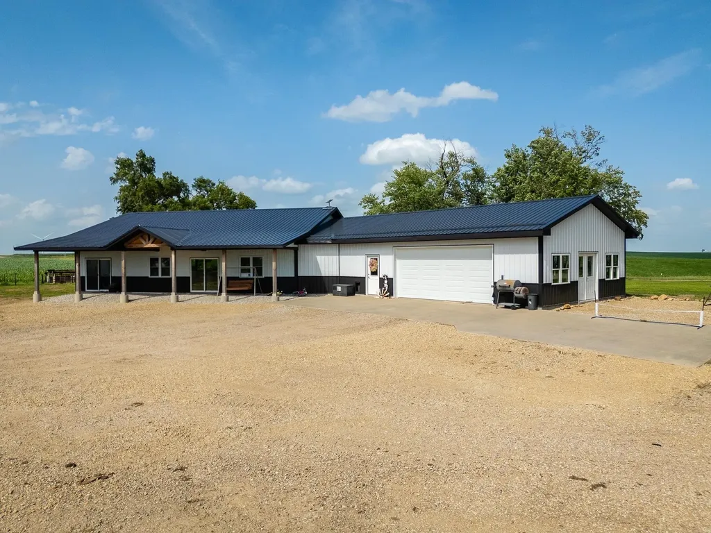 2326 K Avenue Toledo IA 52342