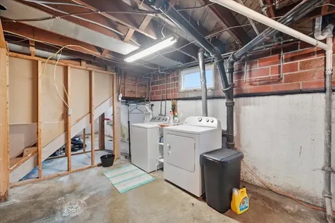 221 W Maple Street Hubbard IA 50122