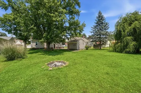 221 W Maple Street Hubbard IA 50122