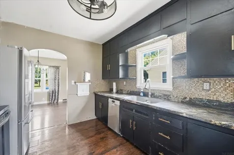 221 W Maple Street Hubbard IA 50122