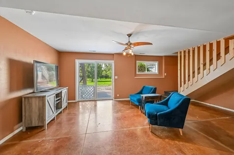 2590 Meadow View Drive Urbana IA 52345
