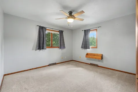 2117 Tilbury Road Waterloo IA 50701