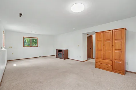 2117 Tilbury Road Waterloo IA 50701