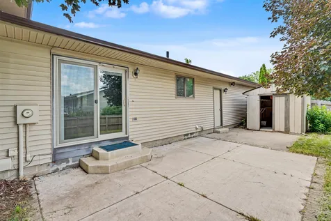 2117 Tilbury Road Waterloo IA 50701
