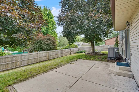 2117 Tilbury Road Waterloo IA 50701
