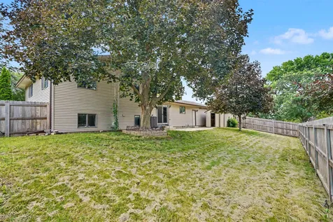 2117 Tilbury Road Waterloo IA 50701