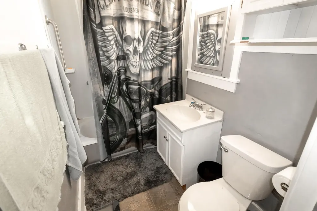 514 Pleasant Street Waterloo IA 50702
