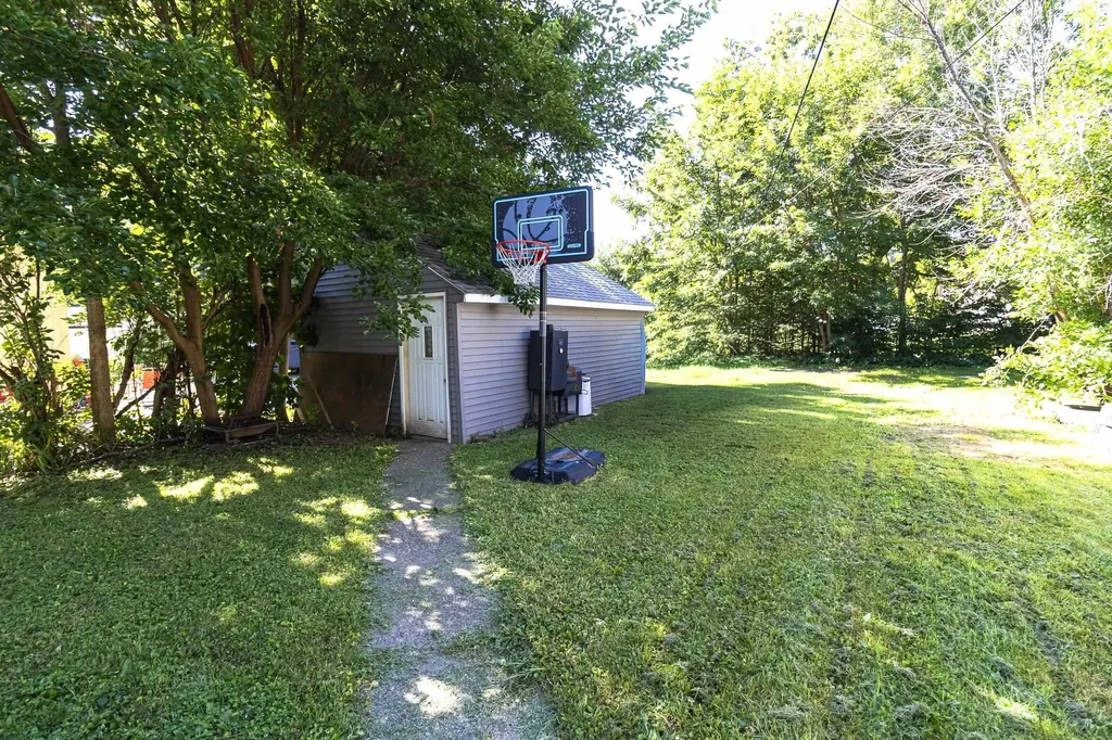 514 Pleasant Street Waterloo IA 50702