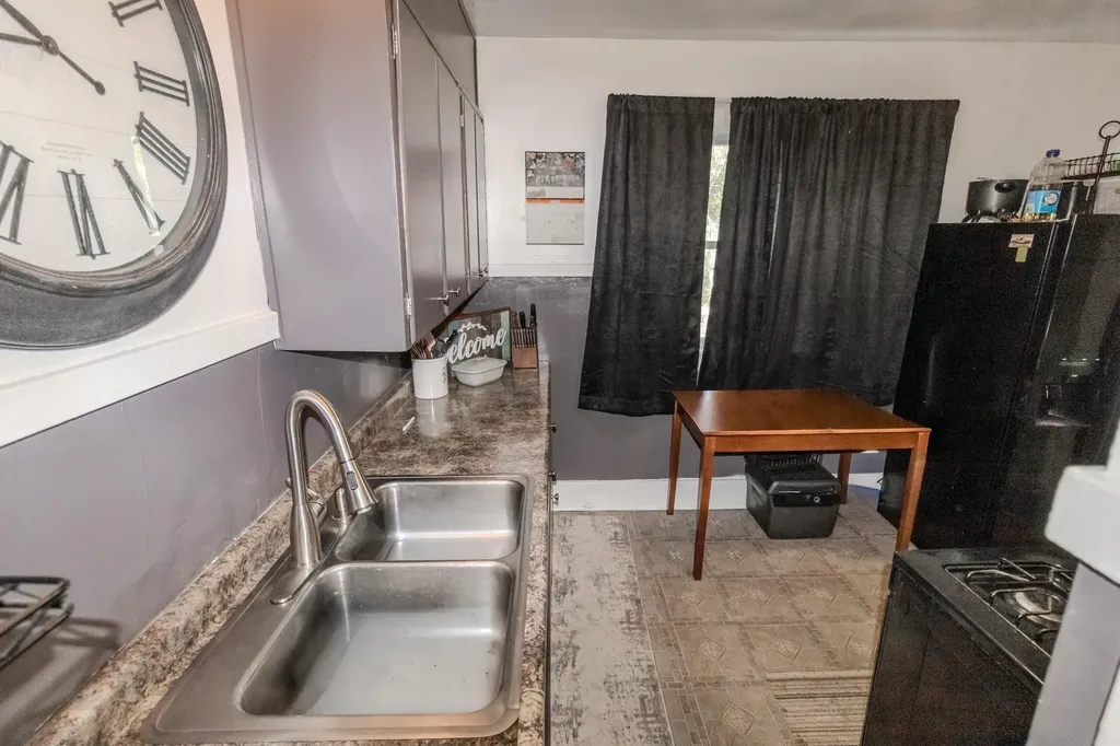 514 Pleasant Street Waterloo IA 50702