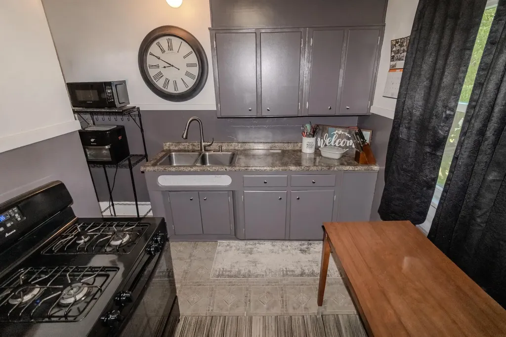 914 Pleasant Street Waterloo IA 50702