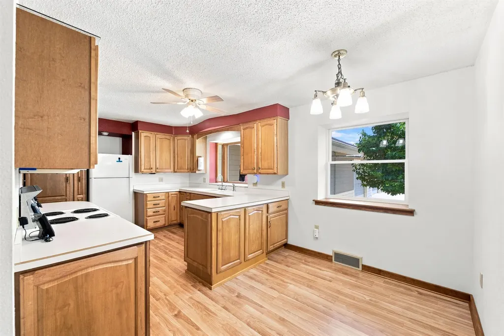 808 Pleasant Street Sumner IA 50674