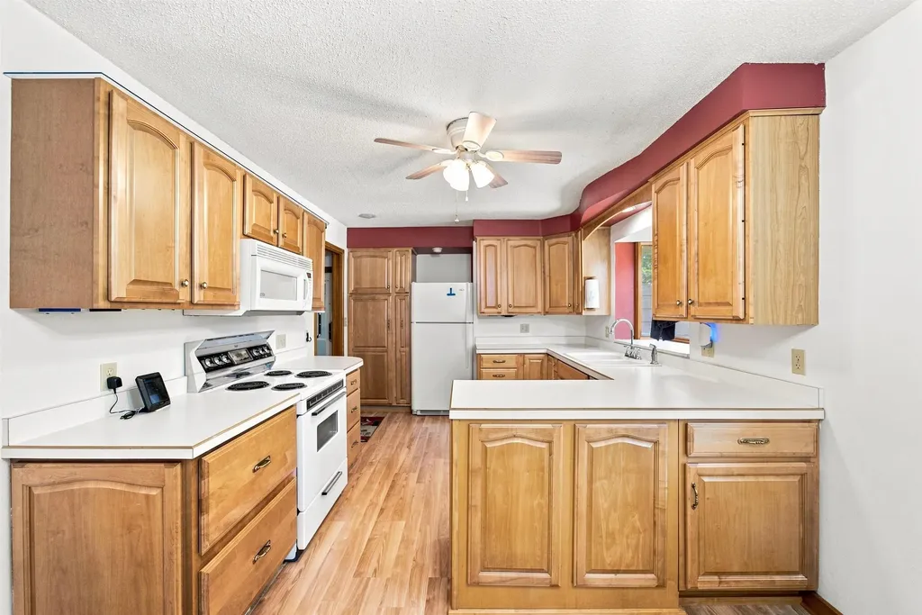 808 Pleasant Street Sumner IA 50674