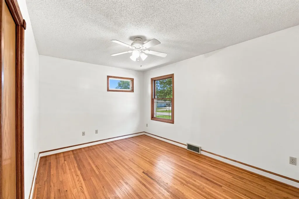 808 Pleasant Street Sumner IA 50674