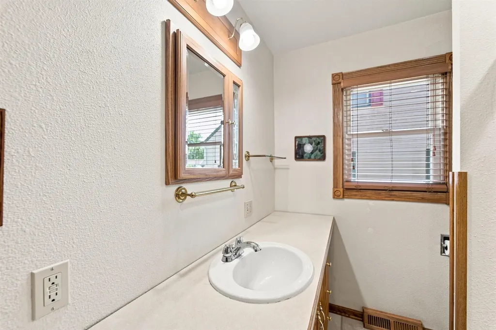 808 Pleasant Street Sumner IA 50674