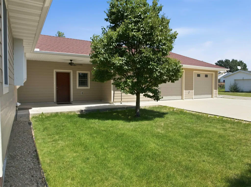 808 Pleasant Street Sumner IA 50674