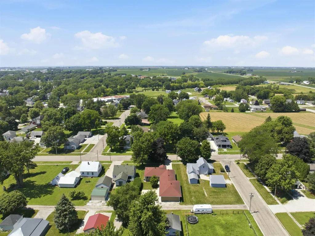 808 Pleasant Street Sumner IA 50674