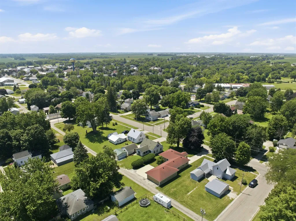 808 Pleasant Street Sumner IA 50674
