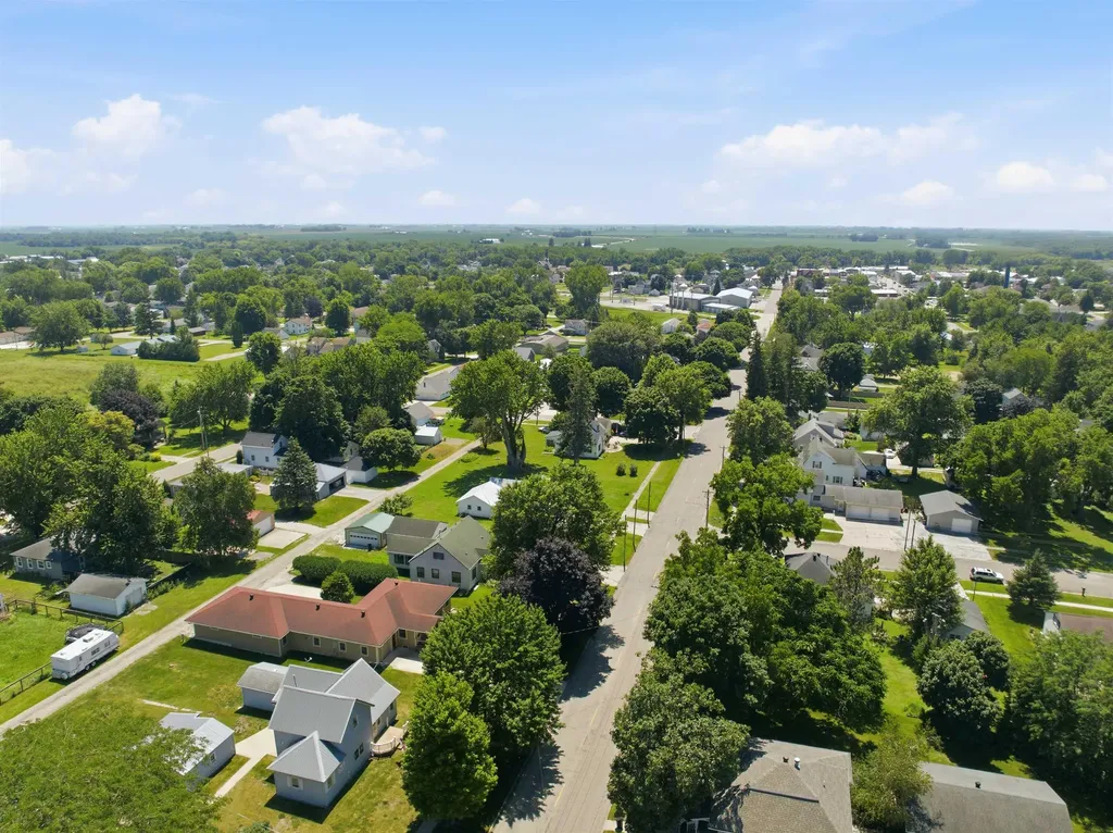 808 Pleasant Street Sumner IA 50674