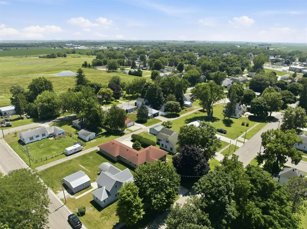 808 Pleasant Street Sumner IA 50674