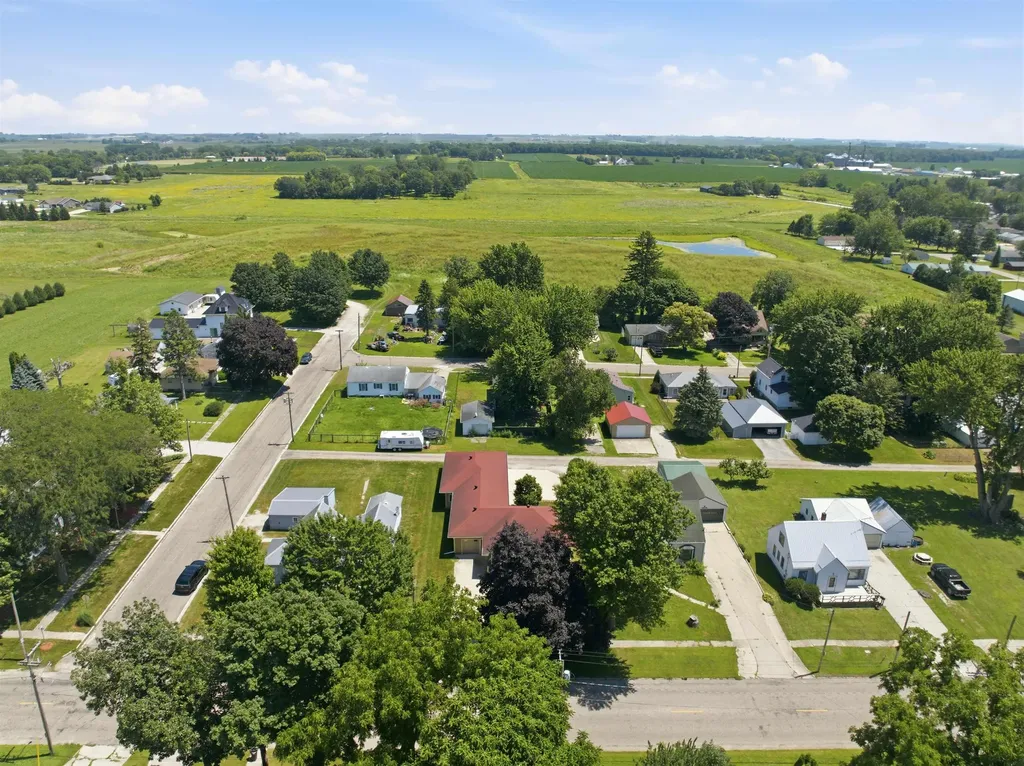 808 Pleasant Street Sumner IA 50674