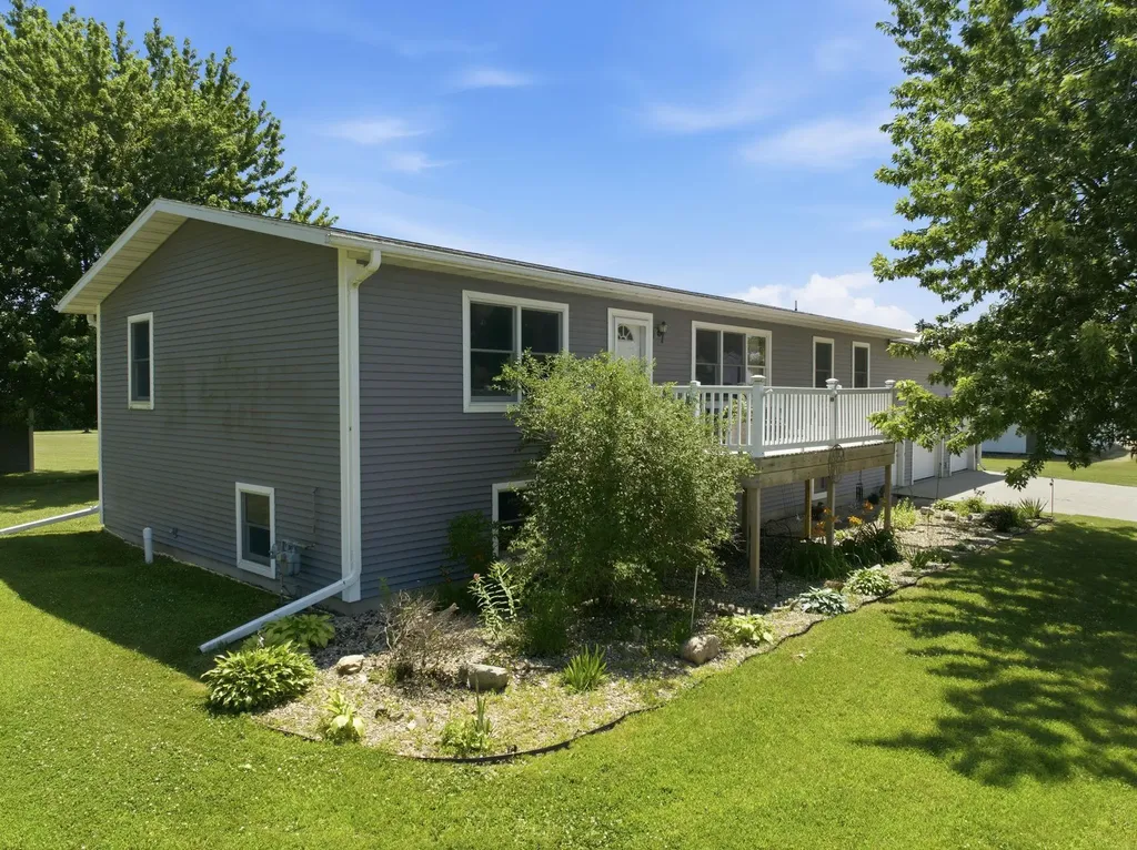 200 Country Heights Drive Sumner IA 50674