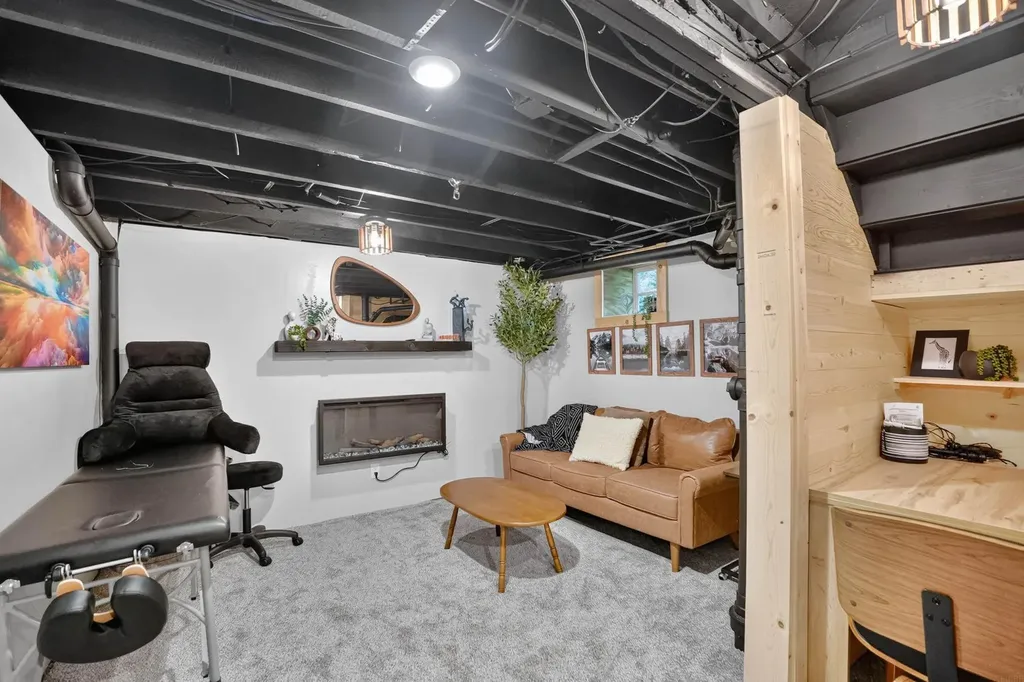 1703 Clay Street Cedar Falls IA 50613