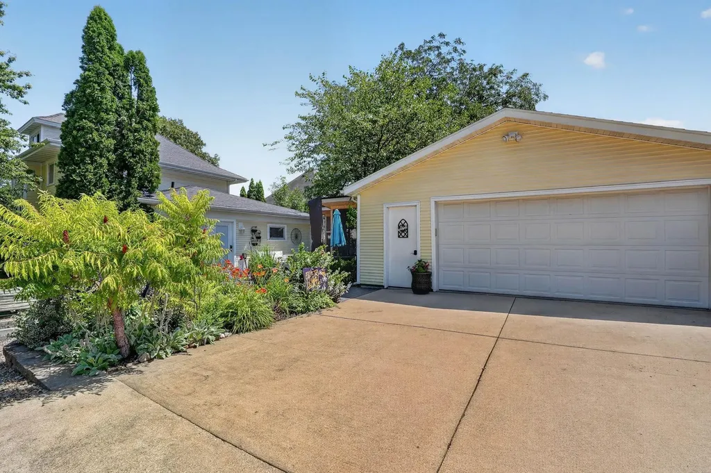 1703 Clay Street Cedar Falls IA 50613