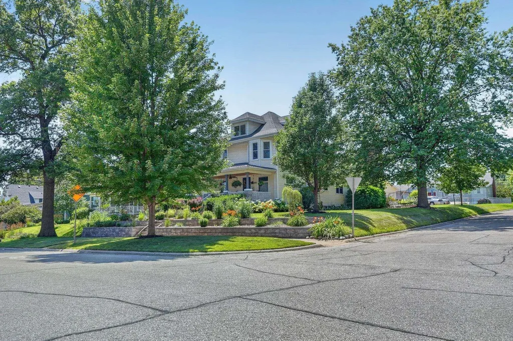 1703 Clay Street Cedar Falls IA 50613