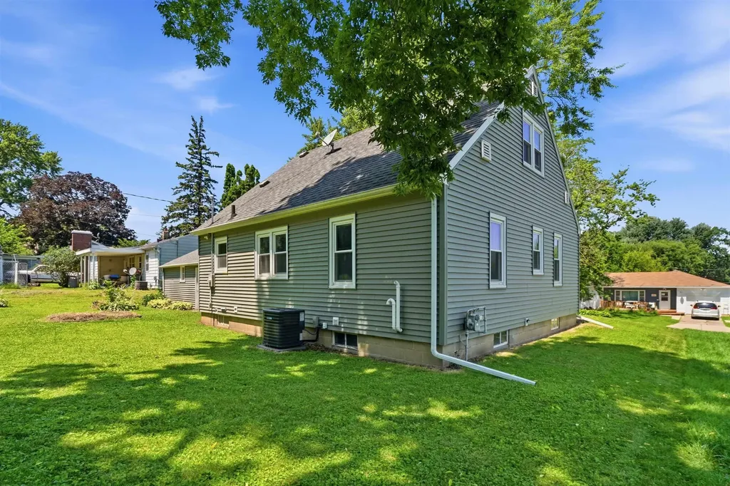700 Cornwall Avenue Waterloo IA 50702